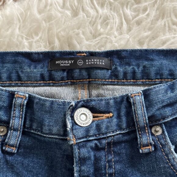 Moussy Vintage x Barneys New York Glendale Distressed Crop Jeans | Size 27 - Picture 5 of 9